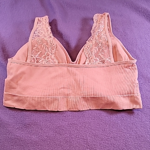 Pink Seamless Wireless Bra with Molded Cups - Picture 2 of 7